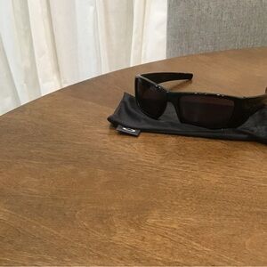 Men’s Oakley sunglasses. Fuel cell rectangular OO9096.